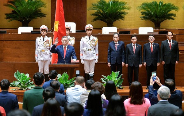 Newly-elected State President To Lam took oath of office