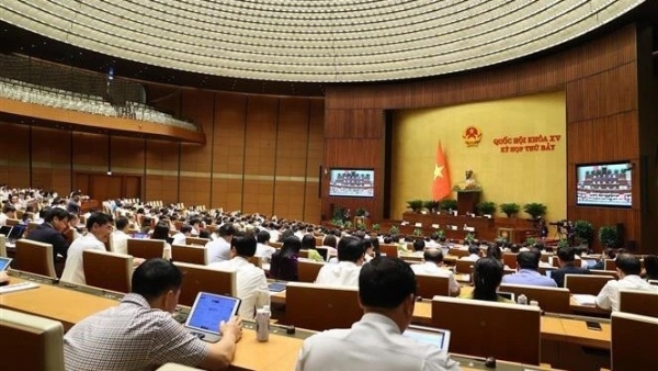 Legislators discuss socio-economic development plan at 7th session