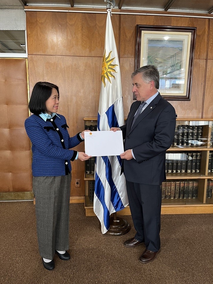 Uruguay supports Vietnam&rsquo;s negotiations of FTA with Mercosur: Uruguayan Foreign Minister