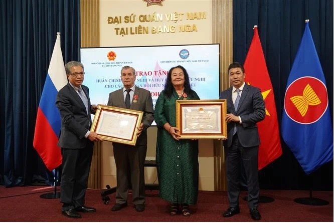 Friendship orders, medals conferred upon members of Russia - Vietnam Friendship Association