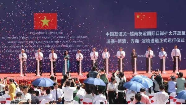 Specialised freight transport route at Vietnam's Huu Nghi - China's Youyi Guan border gate pair launched