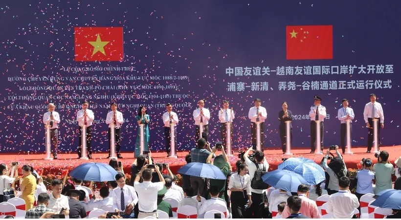 Specialised freight transport route at Vietnam's Huu Nghi - China's Youyi Guan border gate pair launched