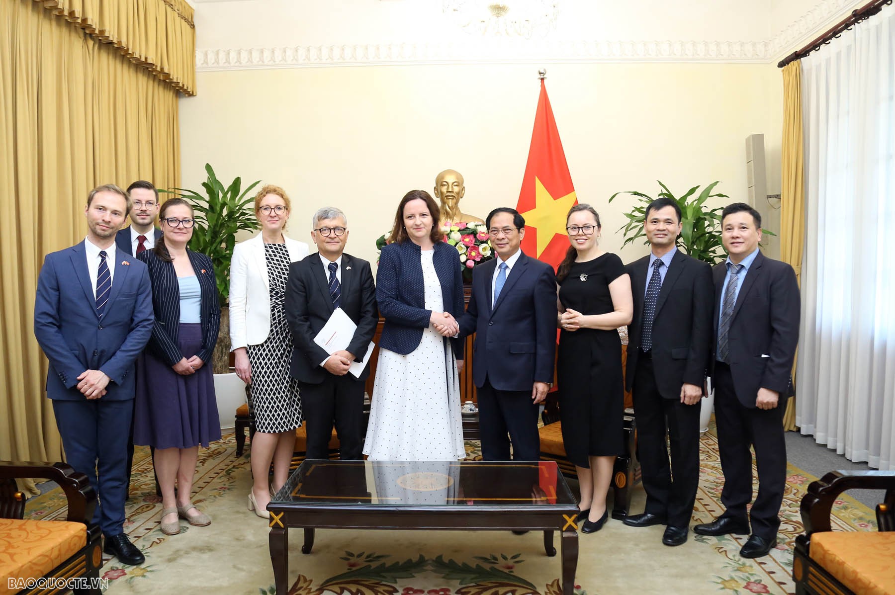 FM Bui Thanh Son received Polish Undersecretary of State to strengthen multifaceted ties