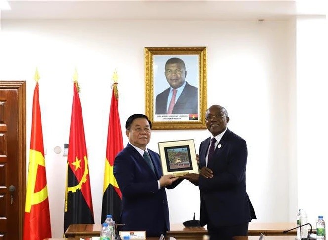 Party Politburo member delegation visits Angola to enhance friendship, cooperation