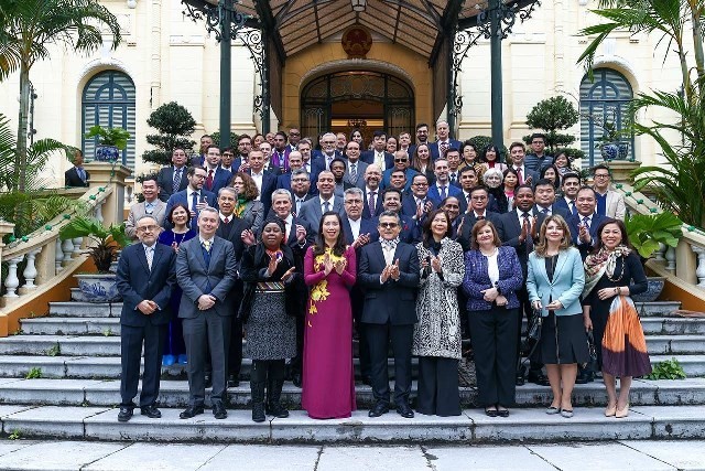 External Information and Communication Work: From ‘New’ thinking to ‘New’ approaches