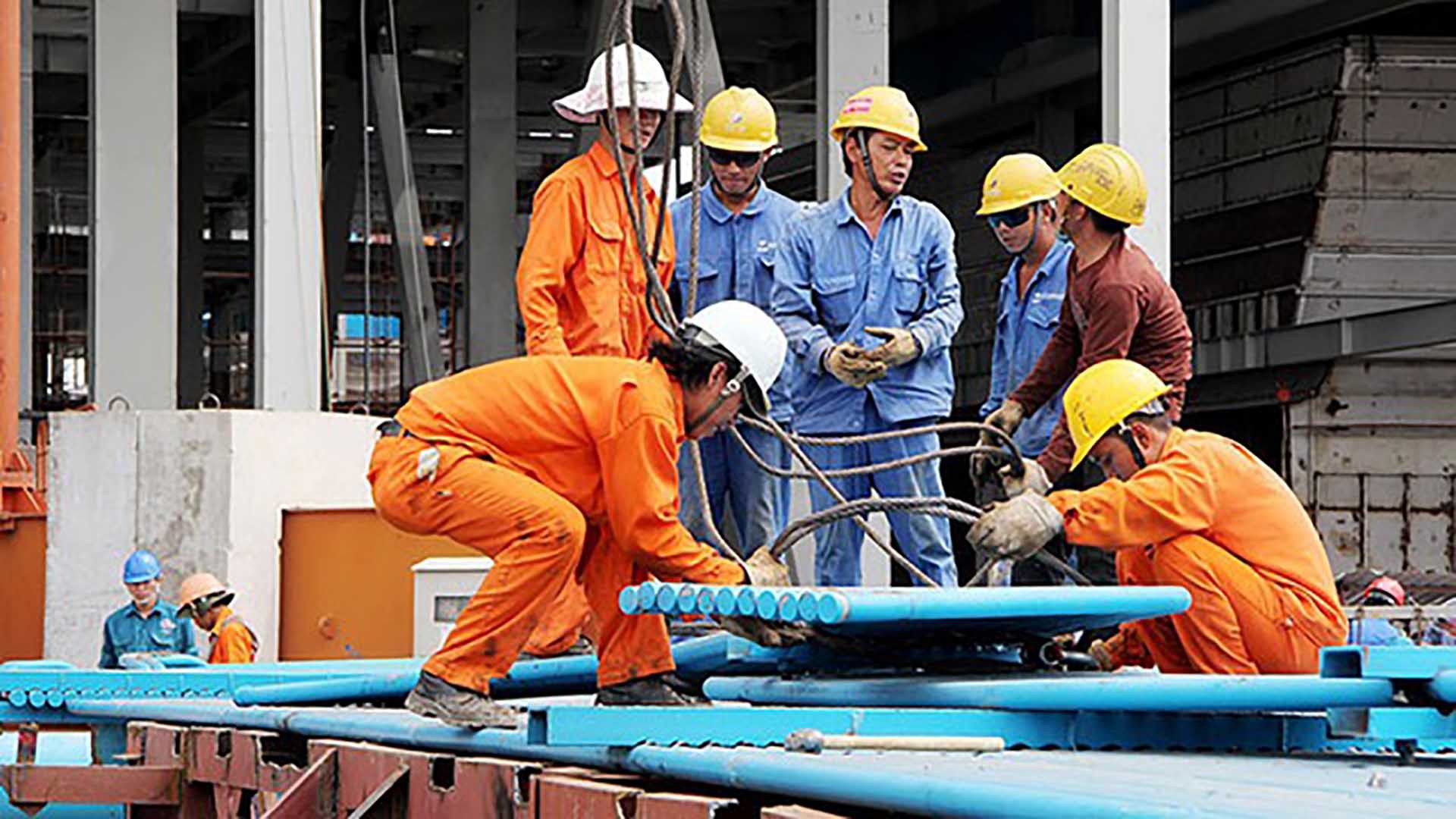 Protecting workers' health: Toward a safe production environment Protecting workers' health: Toward a safe production environment