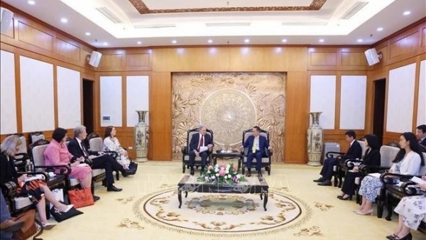 Party Secretary Le Hoai Trung receives New Zealand Deputy PM Winston Peters