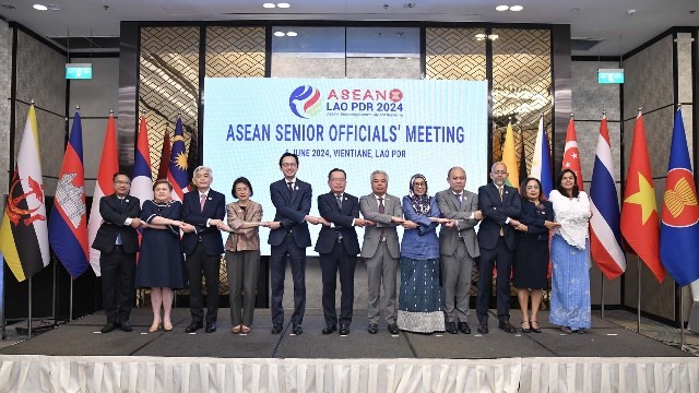Deputy FM Do Hung Viet attends ASEAN+3, EAS, ARF Senior Officials' Meetings in Laos Deputy FM Do Hung Viet attends ASEAN+3, EAS, ARF Senior Officials' Meetings in Laos