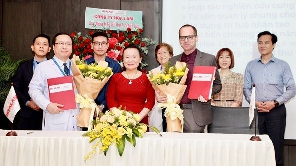 Promote digitalization and improve the quality of health care services