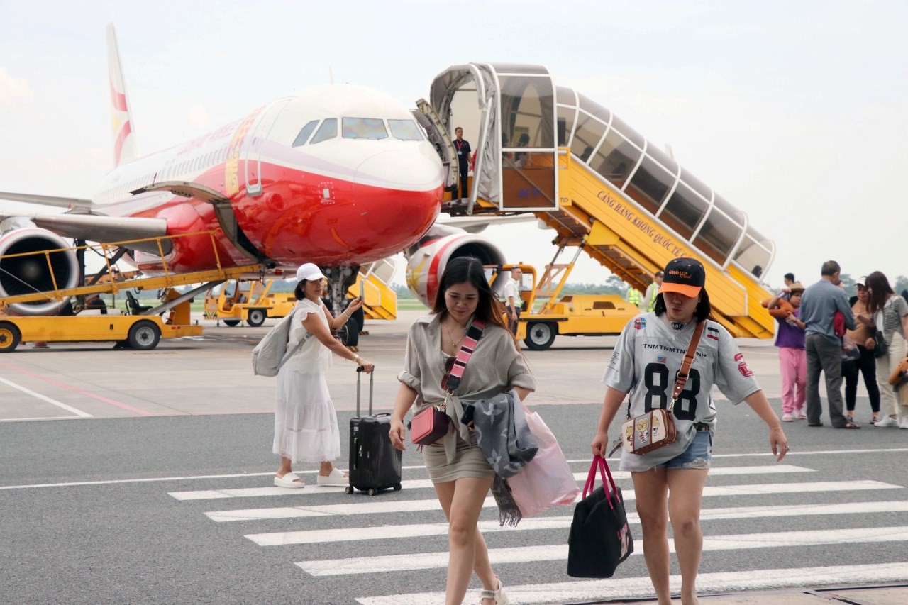Passengers on the flight (Photo: VNA)