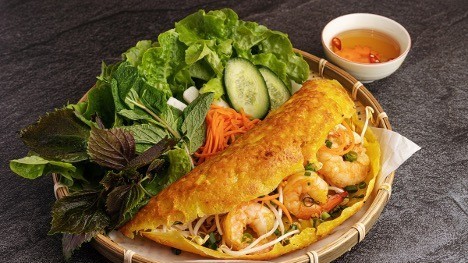 US blogger recommends famous Vietnamese dishes to try