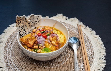 US blogger recommends famous Vietnamese dishes to try