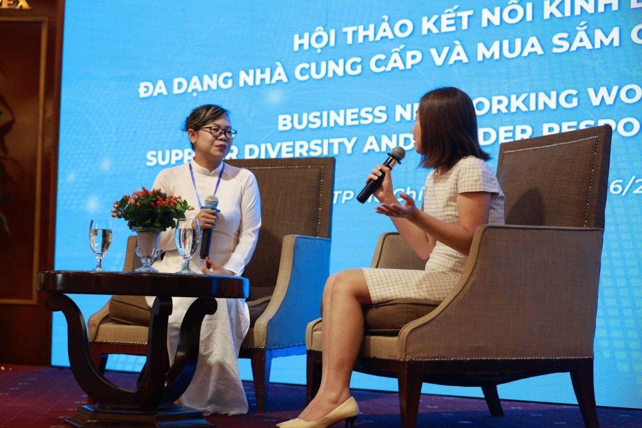 Đại diện các các doanh nghiệp nhỏ và vừa do nữ làm chủ chia sẻ.