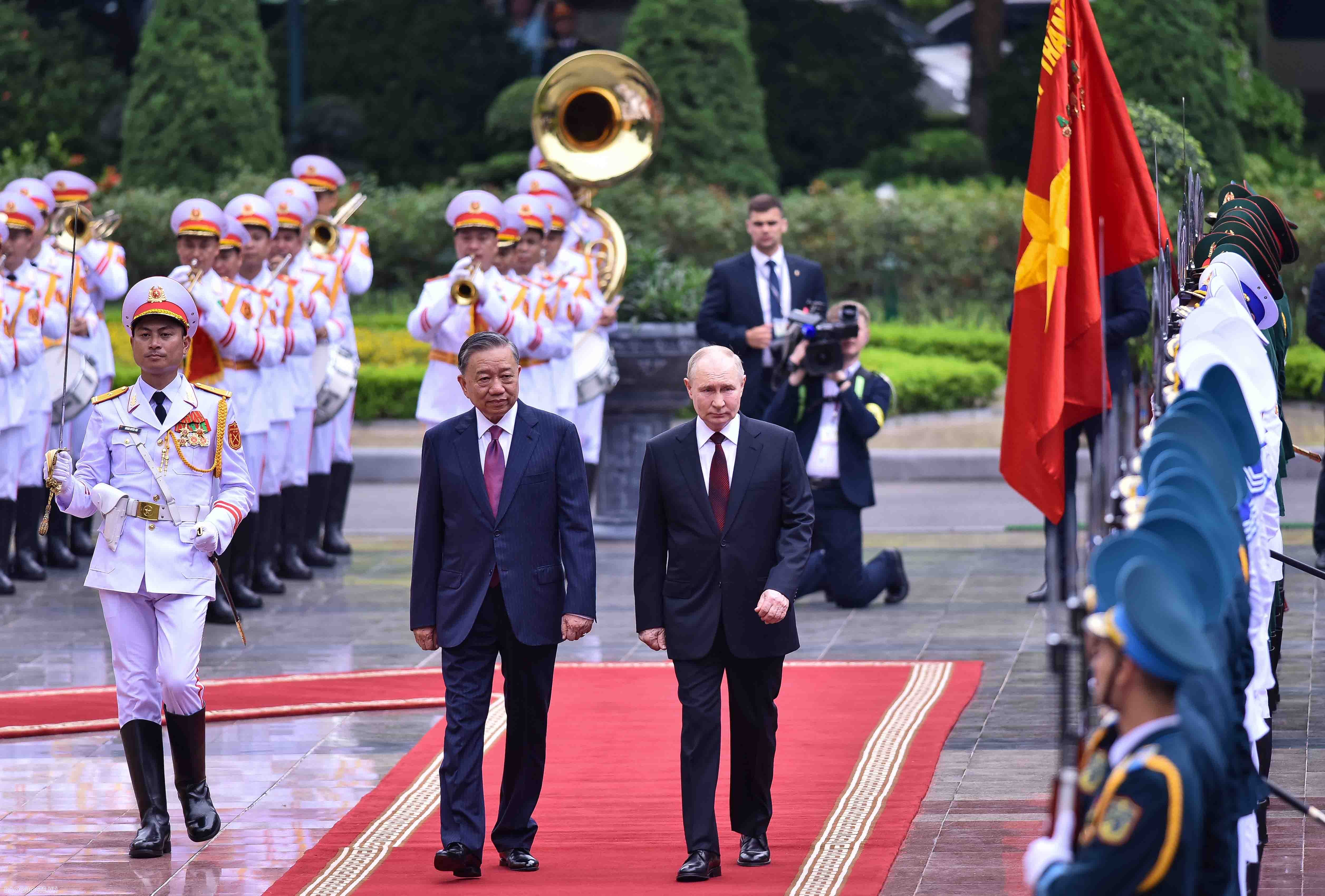 Russian President Vladimir Putin wraps up state visit to Vietnam Russian President Vladimir Putin wraps up state visit to Vietnam