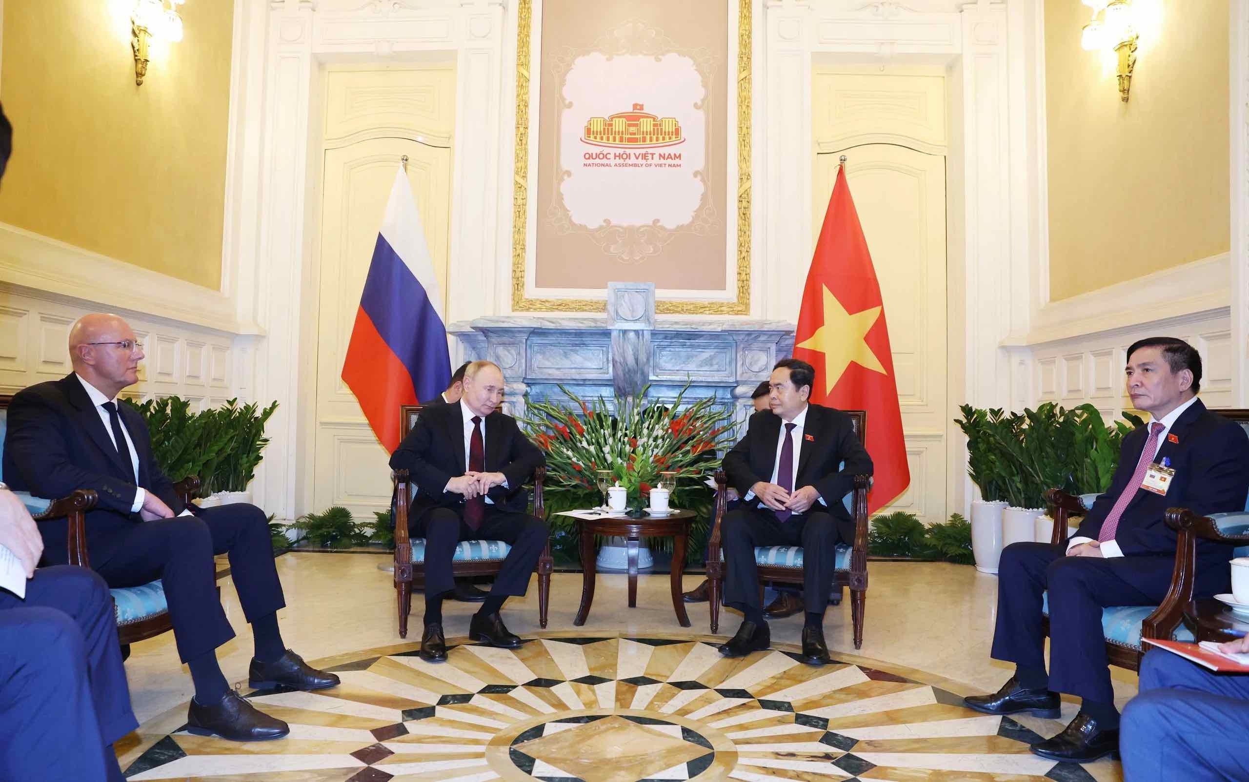 President Vladimir Putin’s state visit creates new momentum for Vietnam-Russia multifaceted cooperation: FM