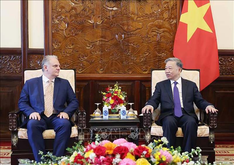 Chủ tịch nước Tô Lâm tiếp Đại sứ Cyprus Evagoras Vryonides (Nguồn: TTXVN) Chủ tịch nước Tô Lâm tiếp Đại sứ Cyprus Evagoras Vryonides (Nguồn: TTXVN)