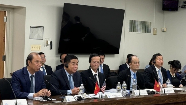 Minister Nguyen Chi Dung and US counterpart held first Vietnam-US Economic Dialogue