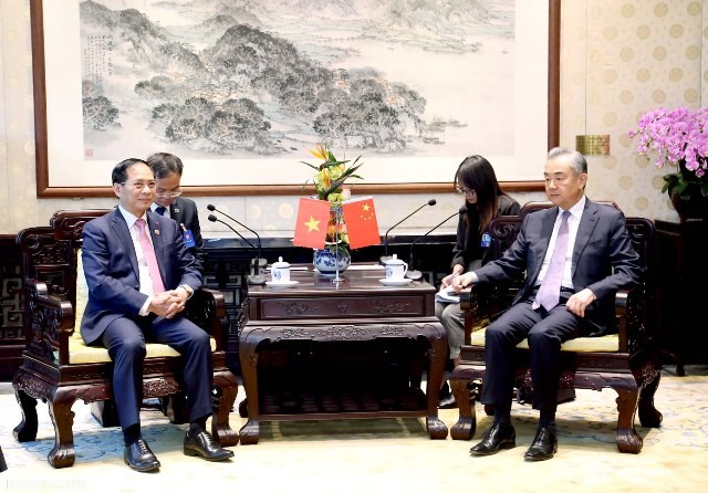 Vietnam, China Foreign Ministers meet in Beijing