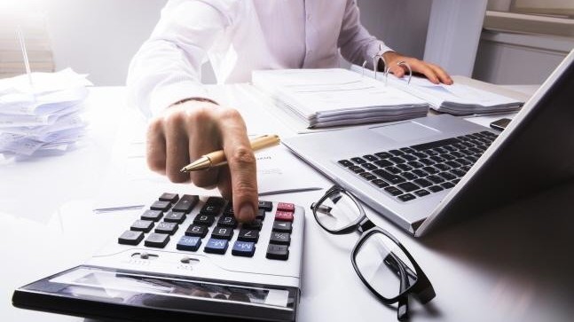 More Korean managers being requested to work six days a week