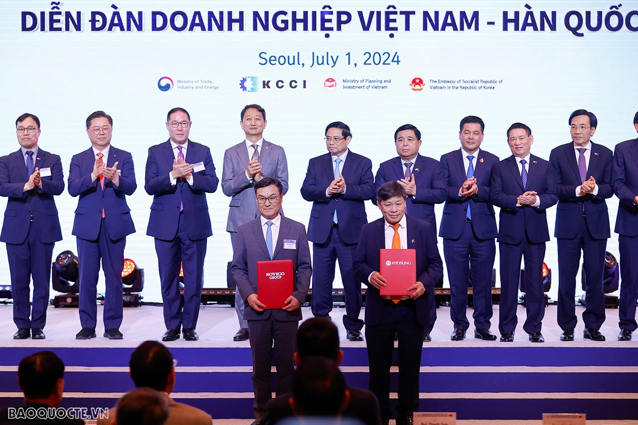 Prime Minister Pham Minh Chinh attends Vietnam-RoK Business Forum in Seoul