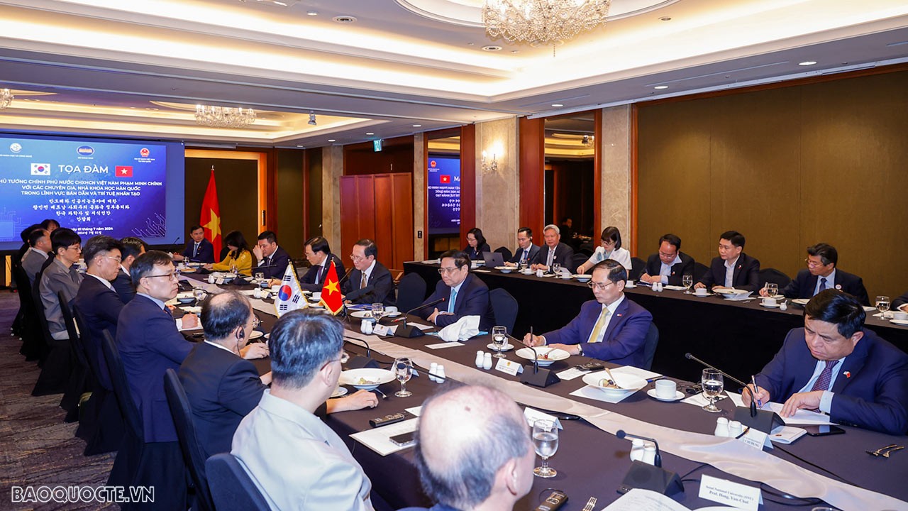 Prime Minister Pham Minh Chinh's visit to RoK is comprehensive in scope and yields substantive results: FM