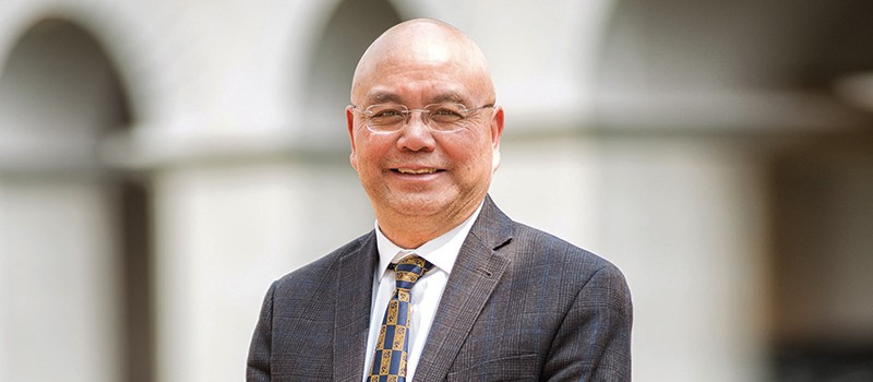 Giáo sư Thạch Nguyễn Giáo sư Thạch Nguyễn