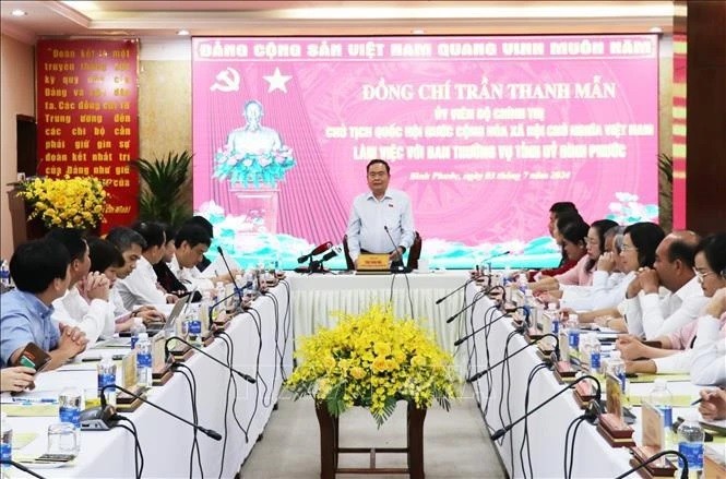 NA Chairman Tran Thanh Man works with standing board of Binh Phuoc province's Party Committee