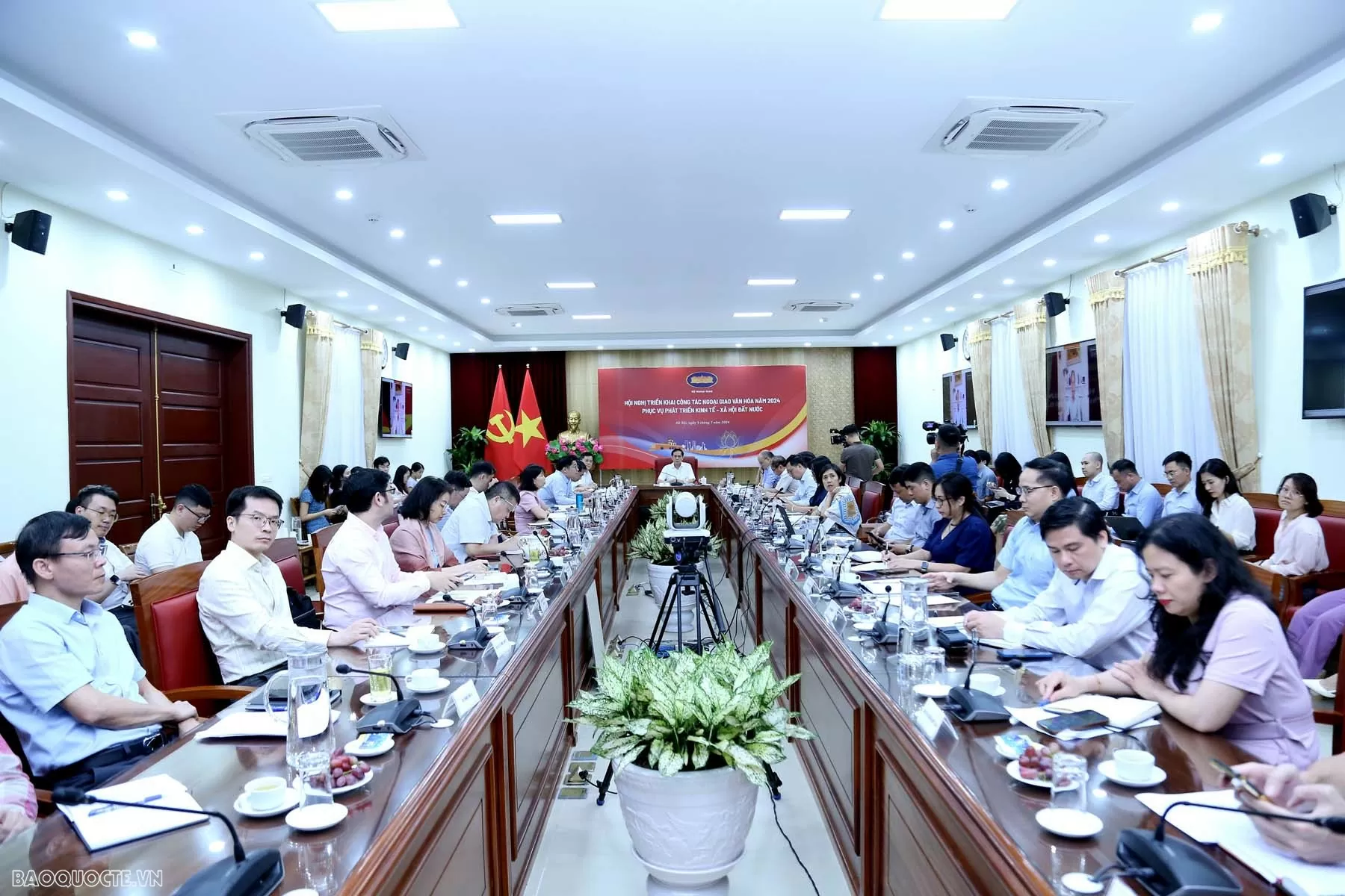 Bộ trưởng Ngoại giao Bùi Thanh Sơn phát biểu kết luận Hội nghị triển khai công tác Ngoại giao văn hóa năm 2024 phục vụ phát triển kinh tế - xã hội đất nước Bộ trưởng Ngoại giao Bùi Thanh Sơn phát biểu kết luận Hội nghị triển khai công tác Ngoại giao văn hóa năm 2024 phục vụ phát triển kinh tế - xã hội đất nước