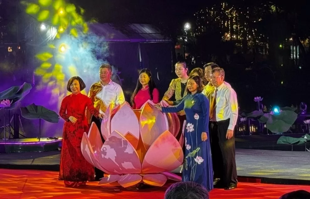 Hanoi Lotus Festival 2024 displays lotus still-life painting namely 'Lotus Serene Pure Land' Hanoi Lotus Festival 2024 displays lotus still-life painting namely 'Lotus Serene Pure Land'