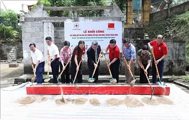 Chinese Embassy supports school nutrition improvement in Lang Son Chinese Embassy supports school nutrition improvement in Lang Son