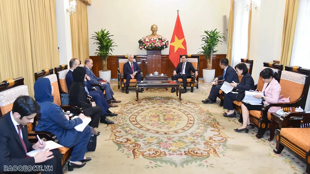 FM Bui Thanh Son receives Qatari Minister of State, lauding outcomes of political consultation FM Bui Thanh Son receives Qatari Minister of State, lauding outcomes of political consultation