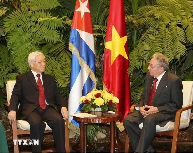 Party General Secretary Nguyen Phu Trong (left) holds talks with the First Secretary of the Communist Party of Cuba (PCC) Central Committee Raul Castro Ruz in Havana on March 29, 2018 (Photo: VNA) Party General Secretary Nguyen Phu Trong (left) holds talks with the First Secretary of the Communist Party of Cuba (PCC) Central Committee Raul Castro Ruz in Havana on March 29, 2018 (Photo: VNA)