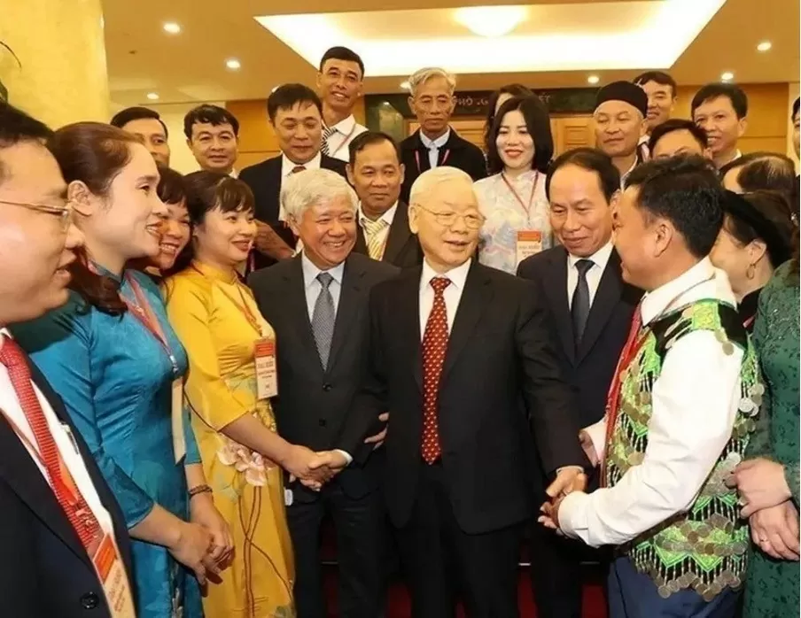 Party General Secretary Nguyen Phu Trong meets delegates to the National Cultural Conference implementing the resolution of the 13th National Party Congress on November 24, 2021. (Photo: VNA) Party General Secretary Nguyen Phu Trong meets delegates to the National Cultural Conference implementing the resolution of the 13th National Party Congress on November 24, 2021. (Photo: VNA)