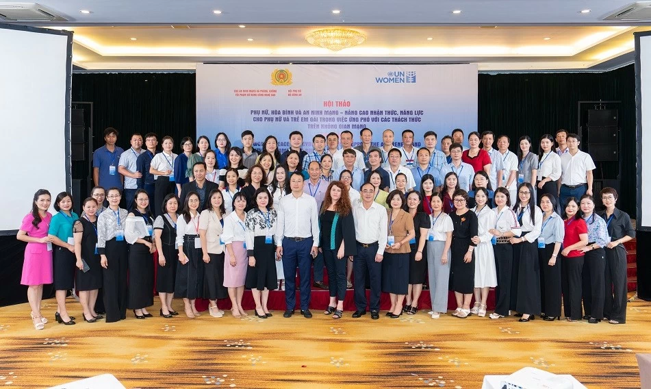 Improving the awareness and capacity for women and girls in responding to challenges in cyberspace Improving the awareness and capacity for women and girls in responding to challenges in cyberspace