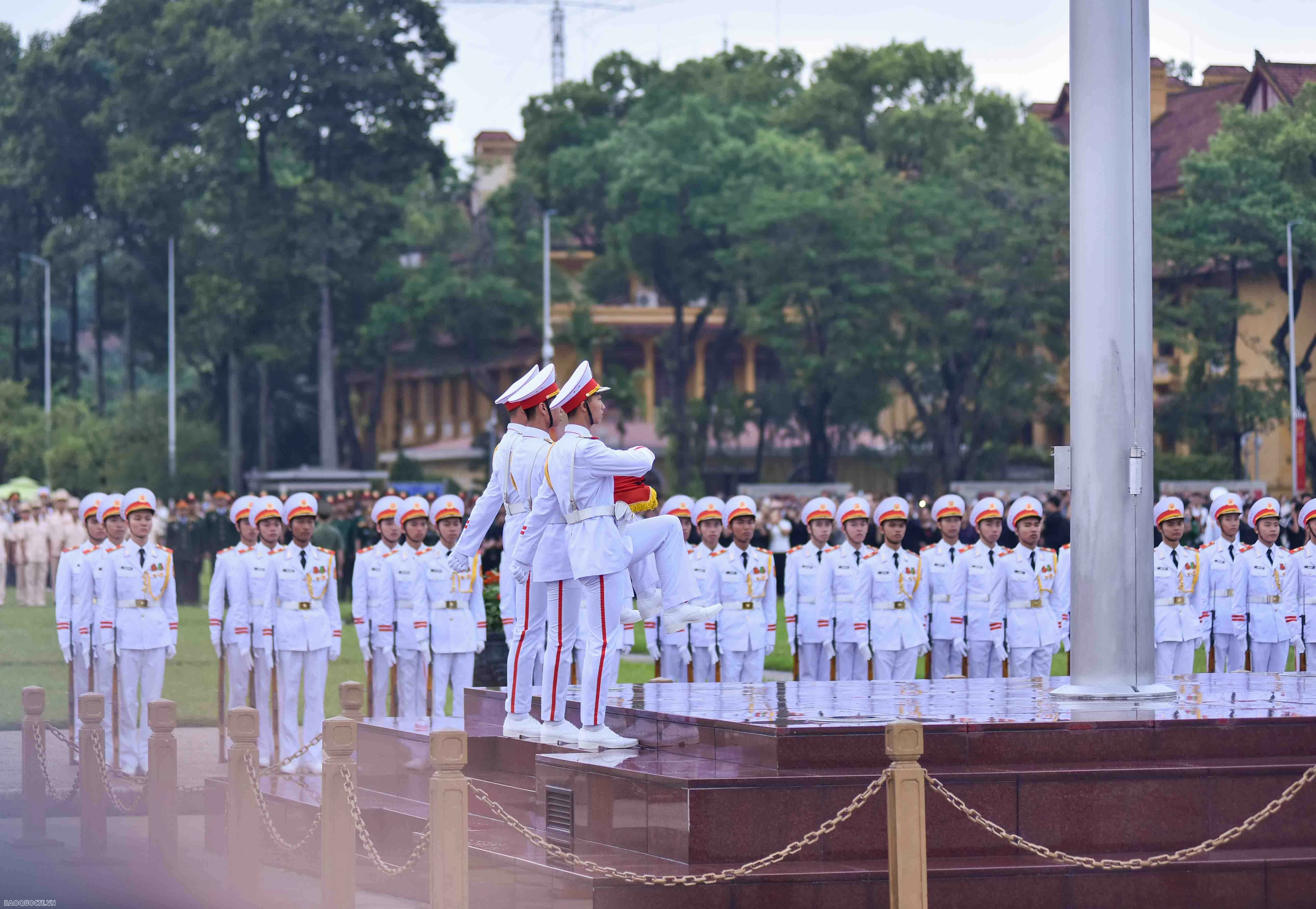 Flag hoisted half-mast in national mourning for Party General Secretary Nguyen Phu Trong Flag hoisted half-mast in national mourning for Party General Secretary Nguyen Phu Trong