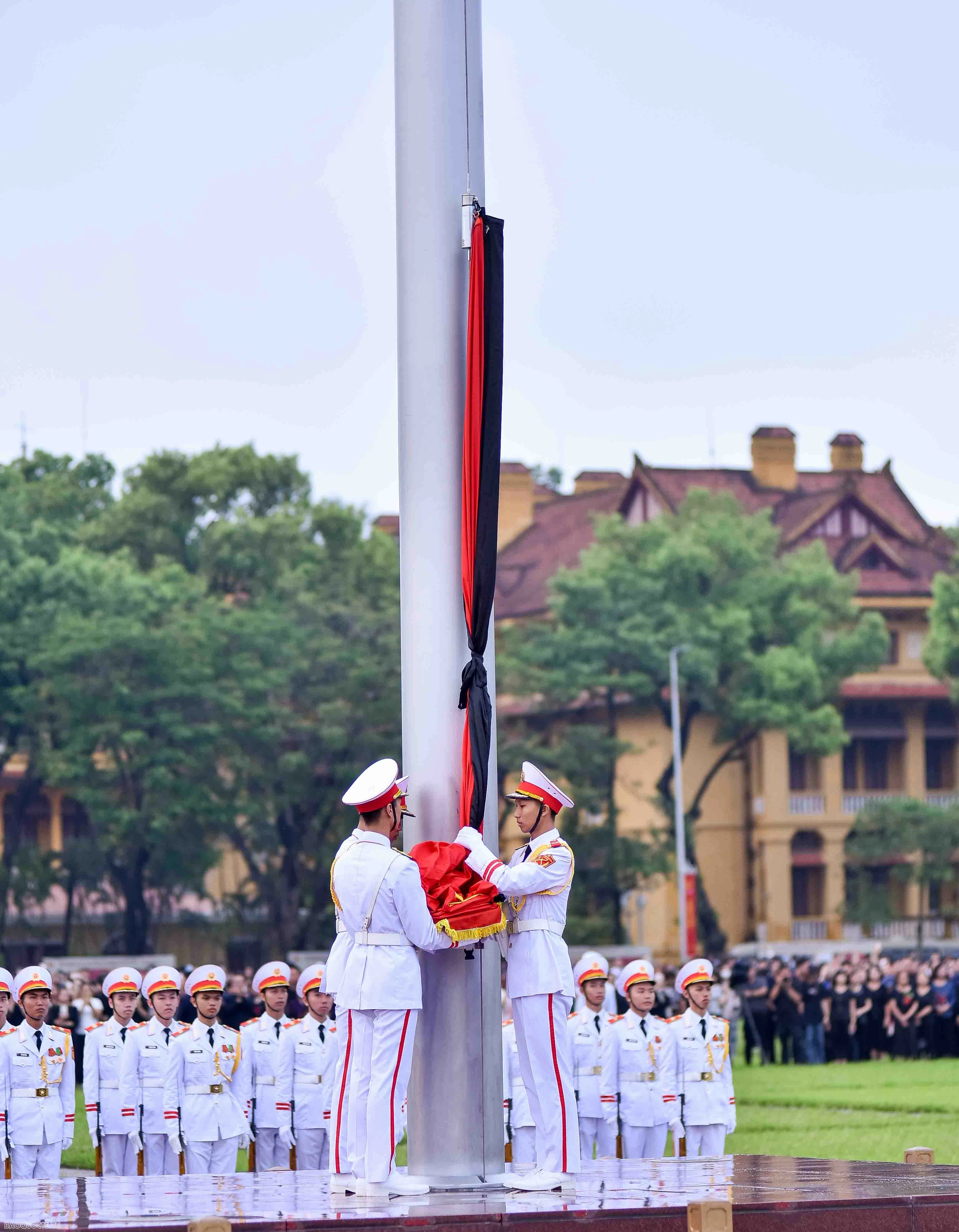 Flag hoisted half-mast in national mourning for Party General Secretary Nguyen Phu Trong Flag hoisted half-mast in national mourning for Party General Secretary Nguyen Phu Trong