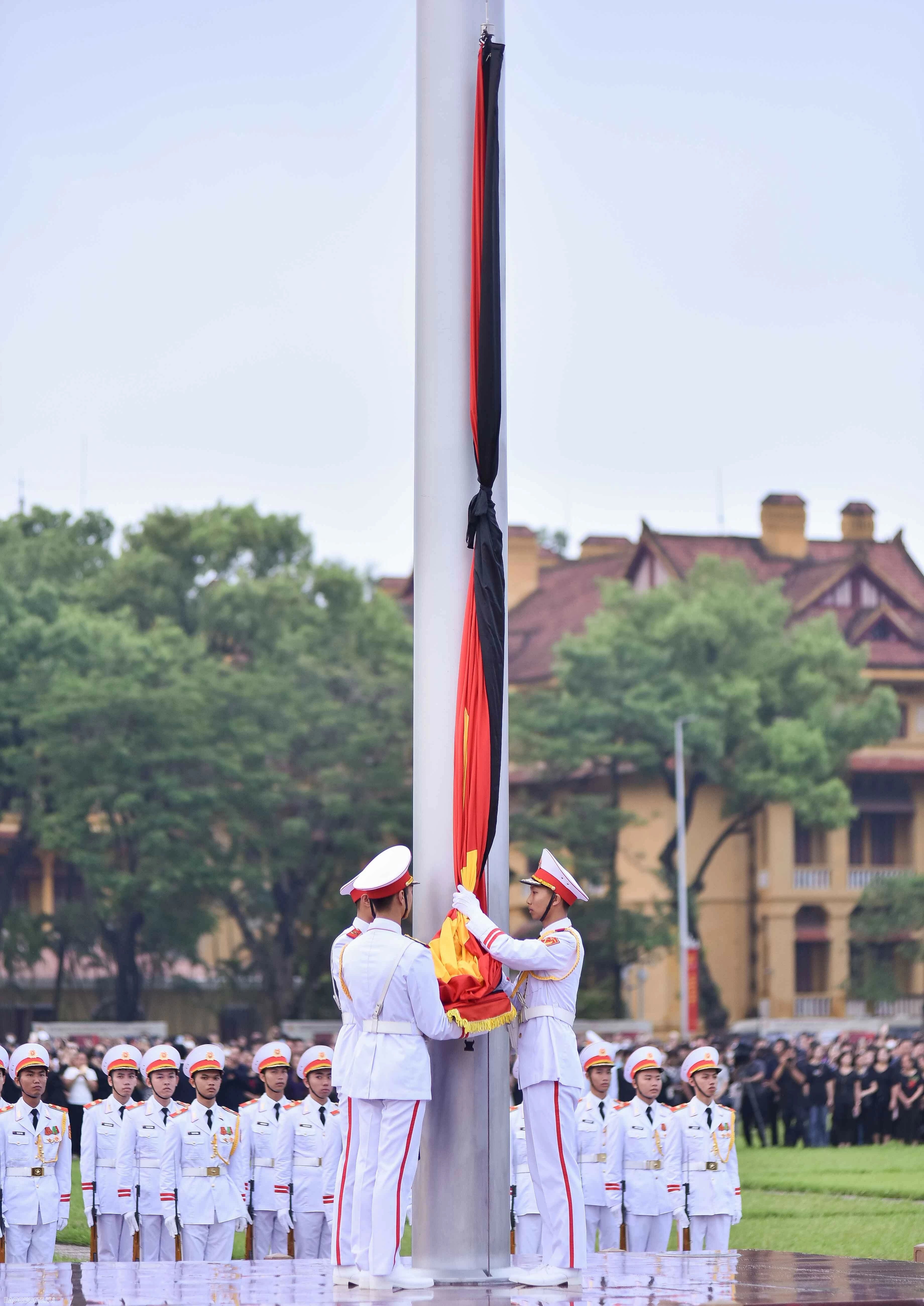 Flag hoisted half-mast in national mourning for Party General Secretary Nguyen Phu Trong Flag hoisted half-mast in national mourning for Party General Secretary Nguyen Phu Trong