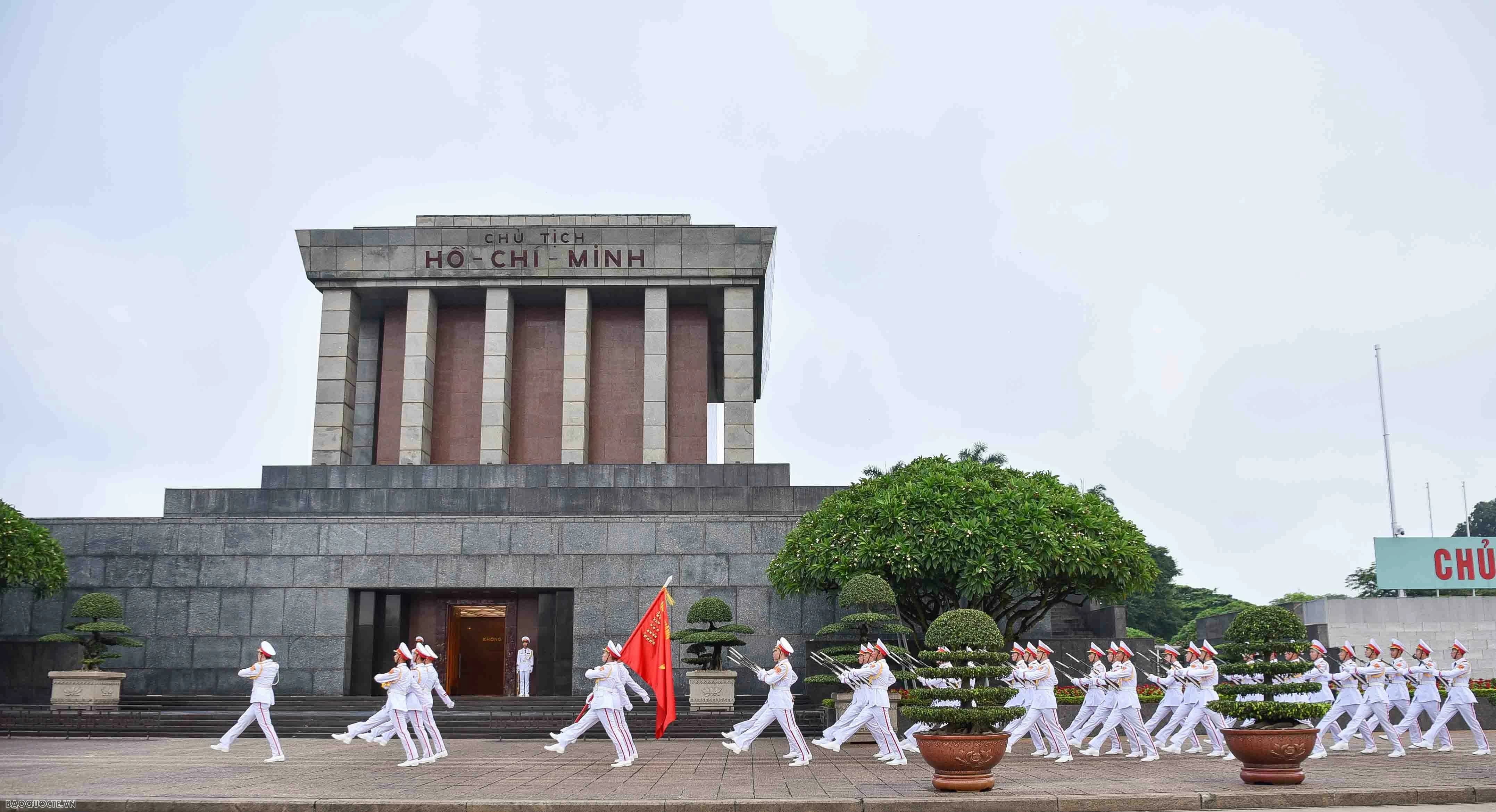 Flag hoisted half-mast in national mourning for Party General Secretary Nguyen Phu Trong Flag hoisted half-mast in national mourning for Party General Secretary Nguyen Phu Trong
