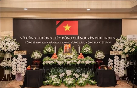 Vietnamese embassies in China, Japan, India open condolence books for late Party leader Vietnamese embassies in China, Japan, India open condolence books for late Party leader