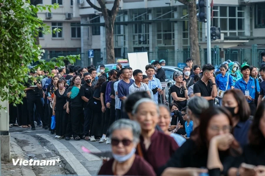 Endless streams of people mourn Party General Secretary Nguyen Phu Trong Endless streams of people mourn Party General Secretary Nguyen Phu Trong