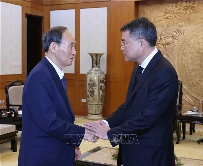 Party Politburo member receives Japanese Prime Minister's Special Envoy in Hanoi Party Politburo member receives Japanese Prime Minister's Special Envoy in Hanoi