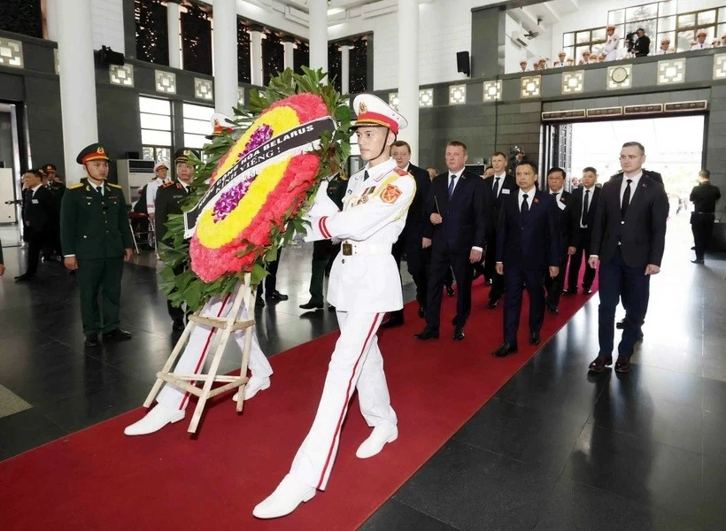 International friends bid farewell to Party General Secretary Nguyen Phu Trong International friends bid farewell to Party General Secretary Nguyen Phu Trong