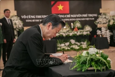 Foreign officials pay tribute to Party General Secretary abroad Foreign officials pay tribute to Party General Secretary abroad