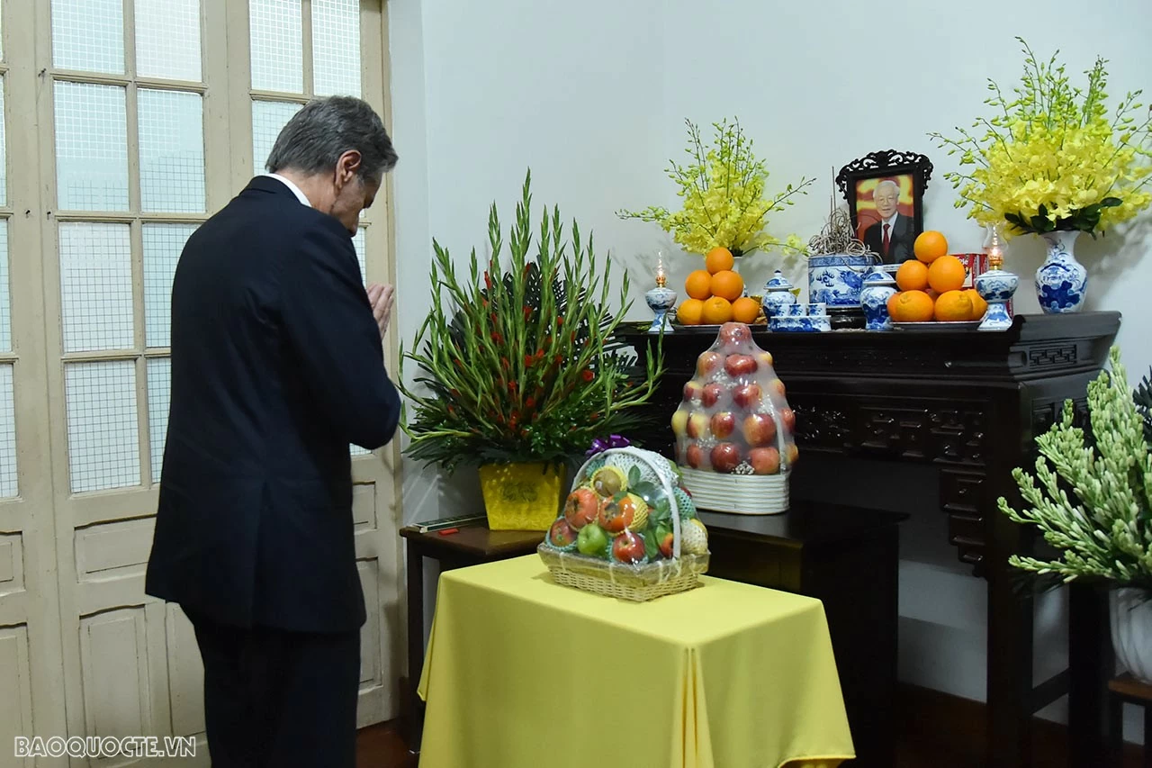 US Secretary of State Blinken offers condolences to family of Party General Secretary Nguyen Phu Trong US Secretary of State Blinken offers condolences to family of Party General Secretary Nguyen Phu Trong