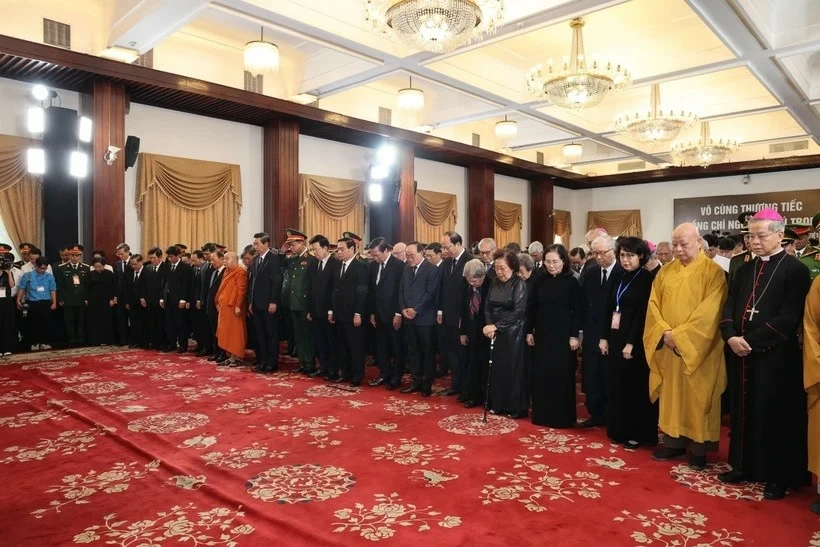 Over 5,600 delegations pay final respects to Party General Secretary Nguyen Phu Trong Over 5,600 delegations pay final respects to Party General Secretary Nguyen Phu Trong