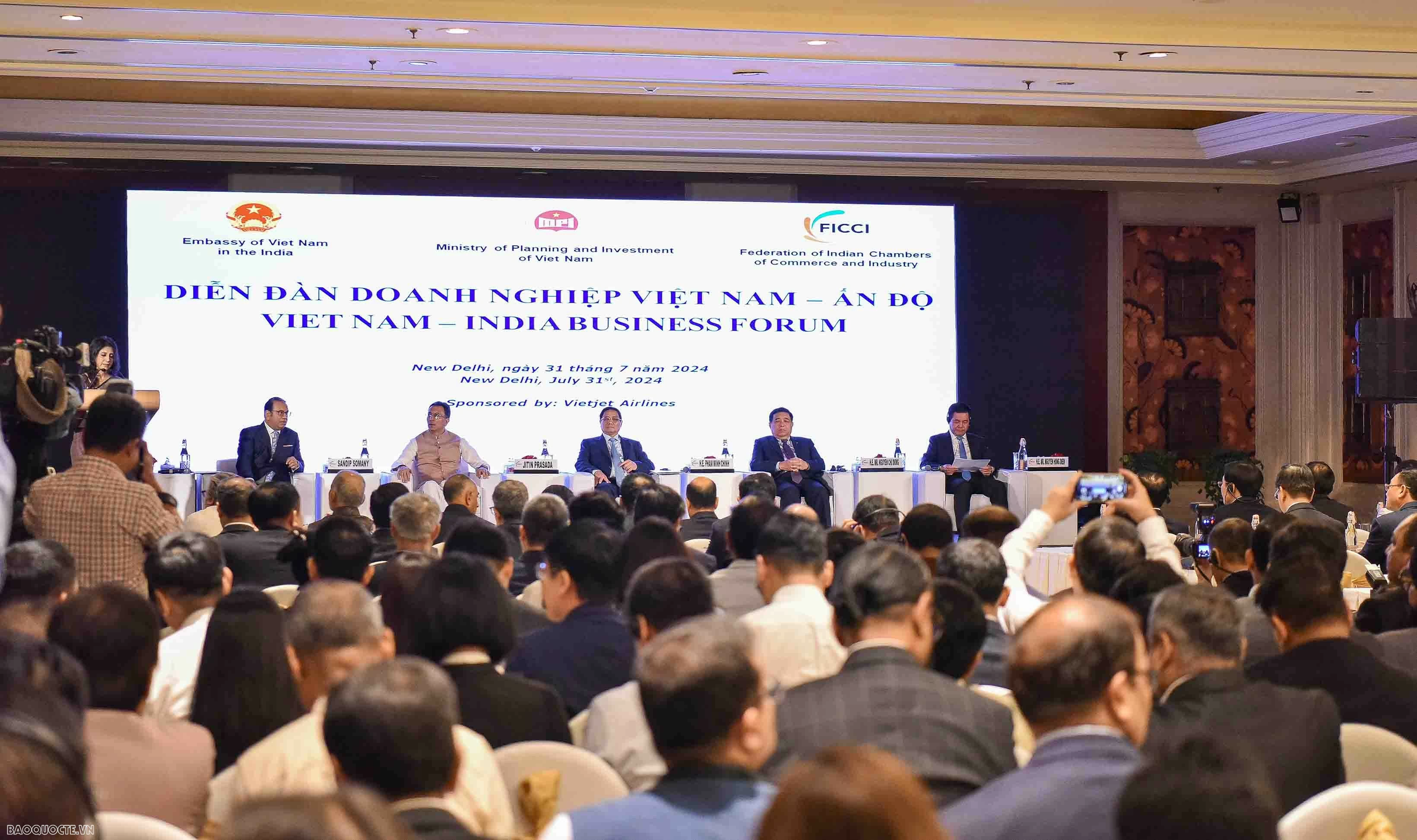 PM Pham Minh Chinh attends Business Forum urging to raise two-way trade to 20 billion USD PM Pham Minh Chinh attends Business Forum urging to raise two-way trade to 20 billion USD