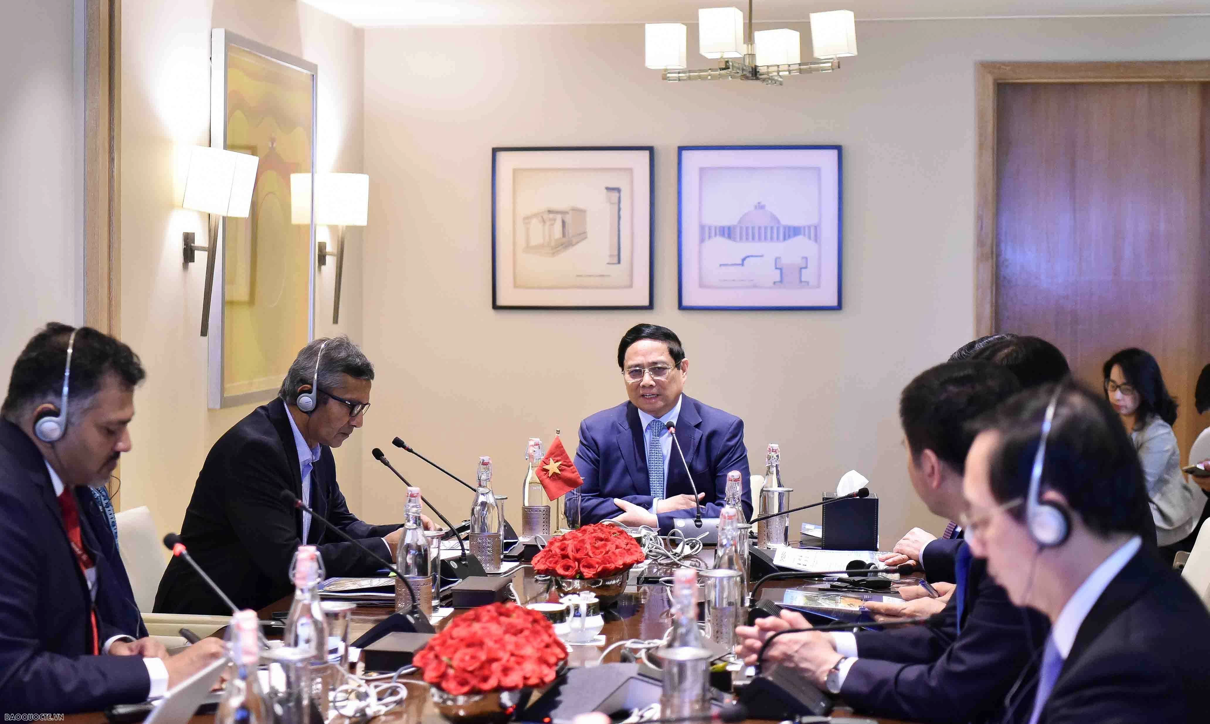 chủ tihcj hành lang Prime Minister Pham Minh Chinh meets Indian business leaders
