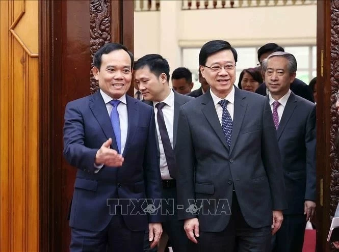 Deputy PM Tran Luu Quang welcomes China’s Hong Kong Chief Executive John Lee Ka-chiu Deputy PM Tran Luu Quang welcomes China’s Hong Kong Chief Executive John Lee Ka-chiu