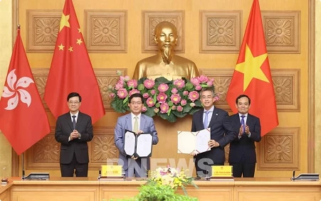 Vietnam Airlines, Hong Kong International Airport cooperate to open new routes Vietnam Airlines, Hong Kong International Airport cooperate to open new routes