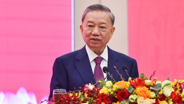 Party General Secretary, President writes about role of digital transformation